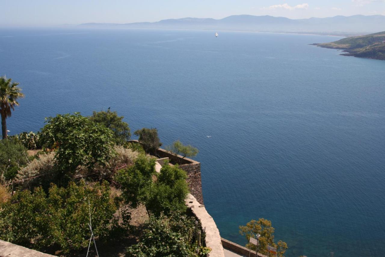 Appartamento Il Tramonto Castelsardo Exterior photo